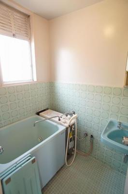 Bath. ☆ Of course, bus toilet by