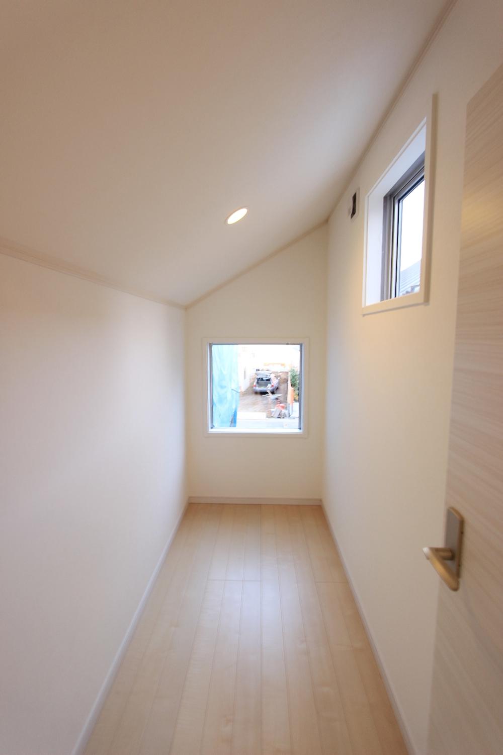 Receipt. Entrance top of the DEN. Storage space that I do not need anything Tsumekome by ladder will come in handy surely! 