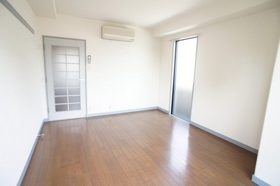 Living and room. A private room a sense of Western-style ☆ 