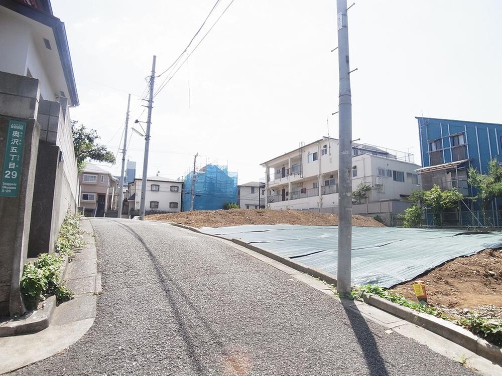 Local photos, including front road. Local (May 2013) Shooting