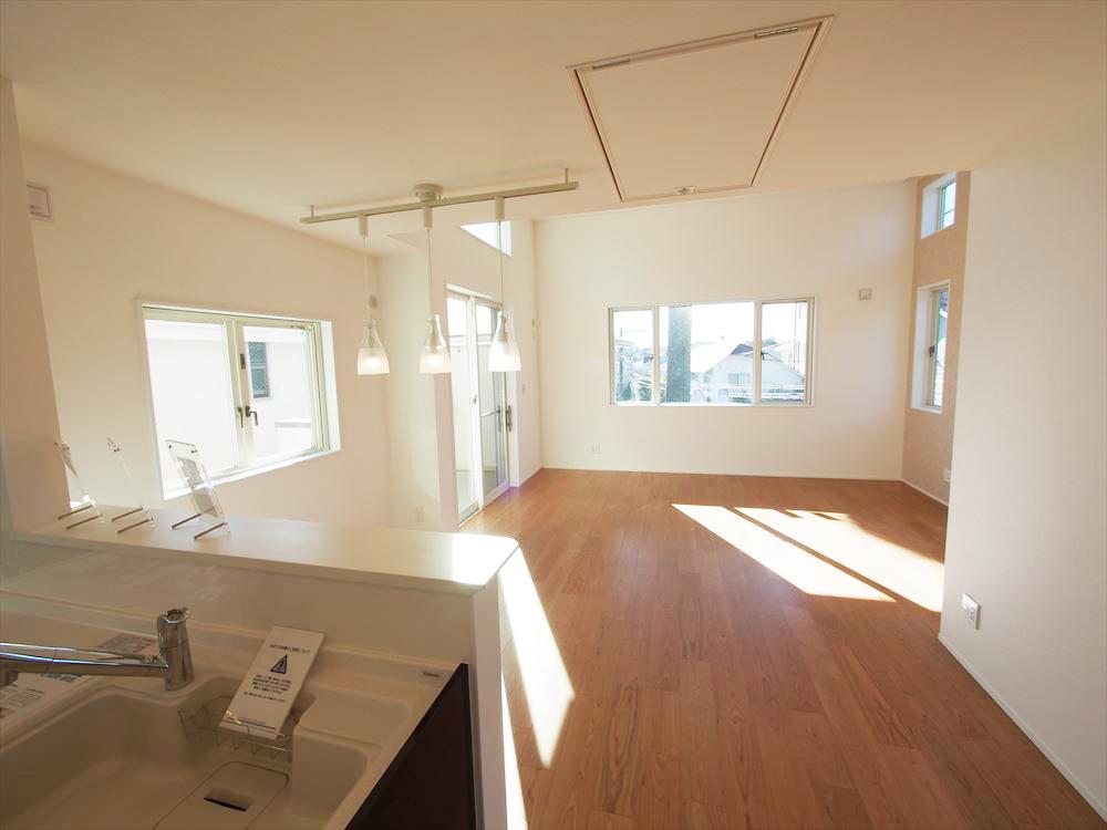 Living. Living-dining (A Building)