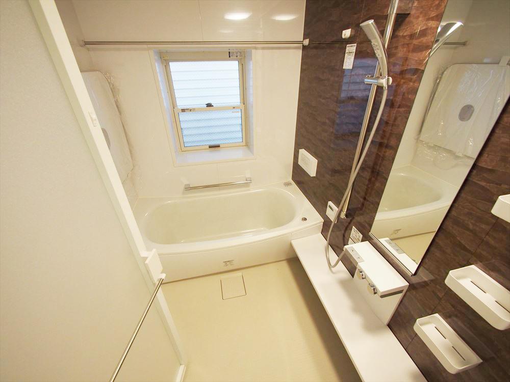 Bathroom. Bathroom (B Building)