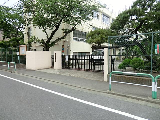 Junior high school. 265m to Setagaya Ward Oyamadai Junior High School