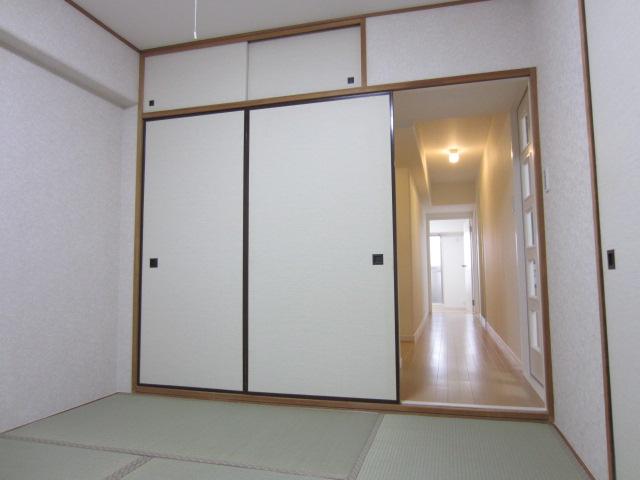 Non-living room. Indoor (September 2013) Shooting