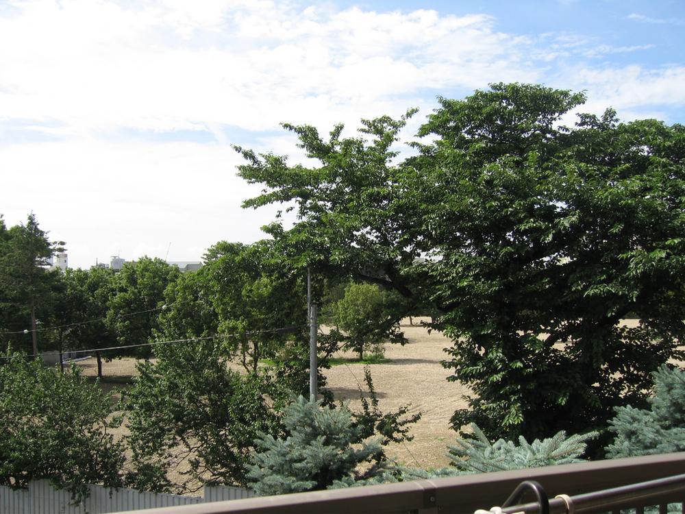 View photos from the dwelling unit. View from the site (October 2013) Shooting