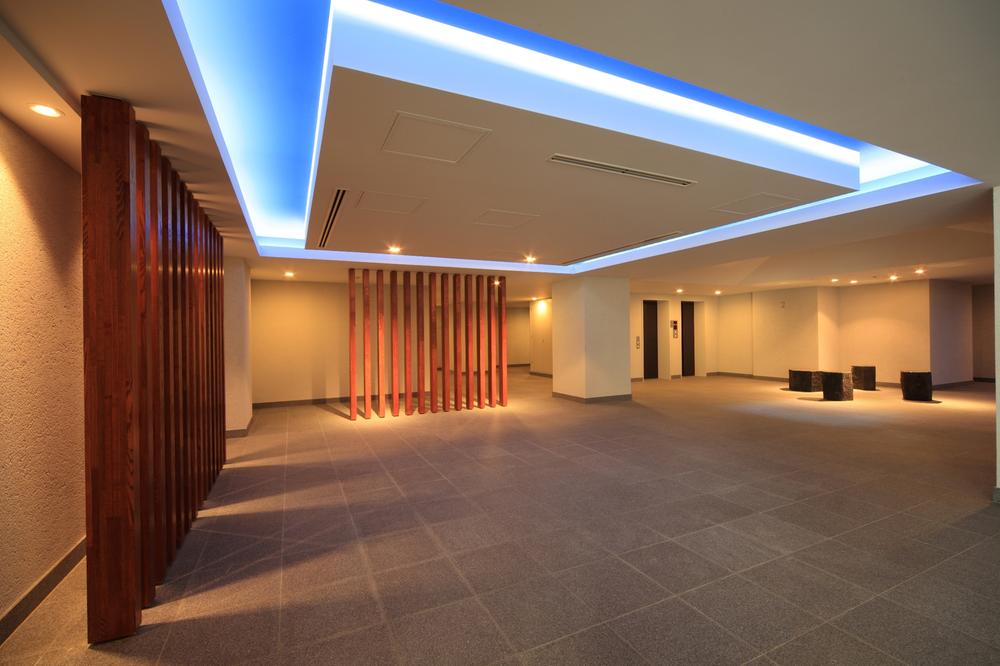 Other common areas. Entrance Hall is widely, There is a dignified atmosphere.