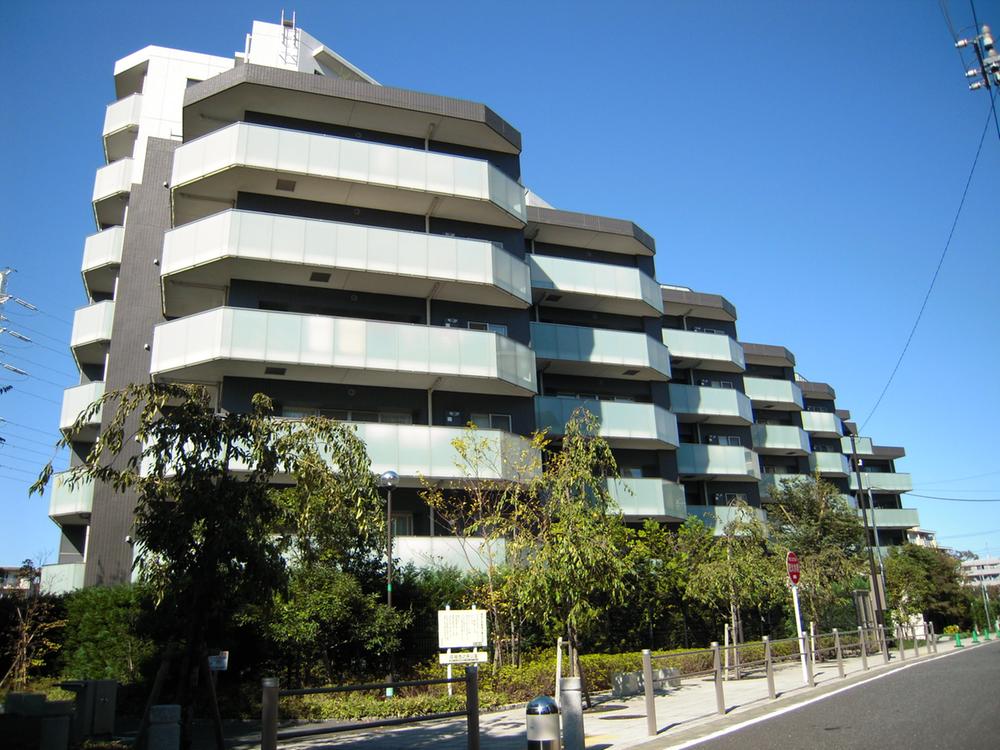 Local appearance photo. The appearance of the echelon type, Planting will surround around.