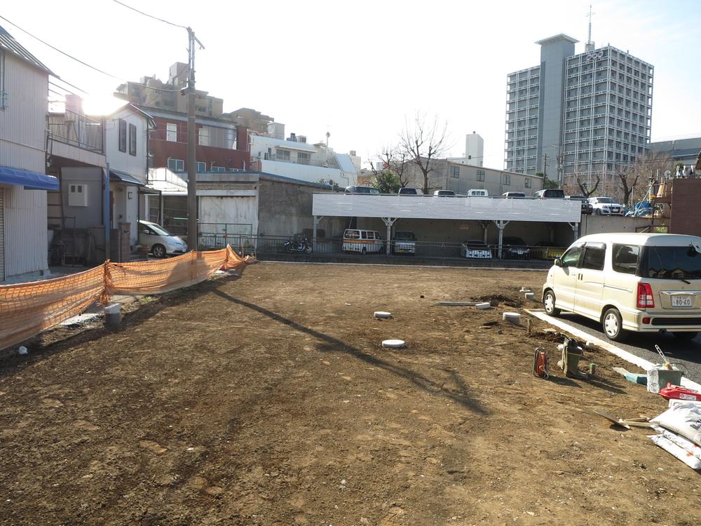 Local photos, including front road. Local (January 2014) Shooting