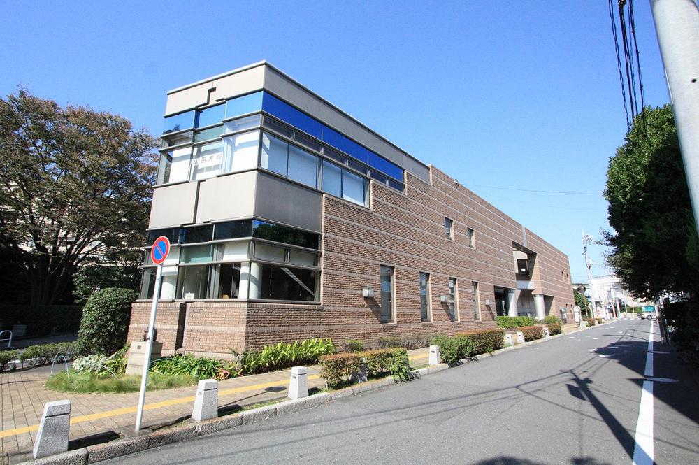 library. Incus 600m to Library