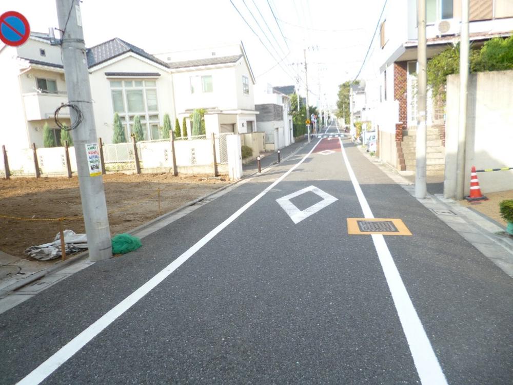 Local photos, including front road. Local (11 May 2013) Shooting