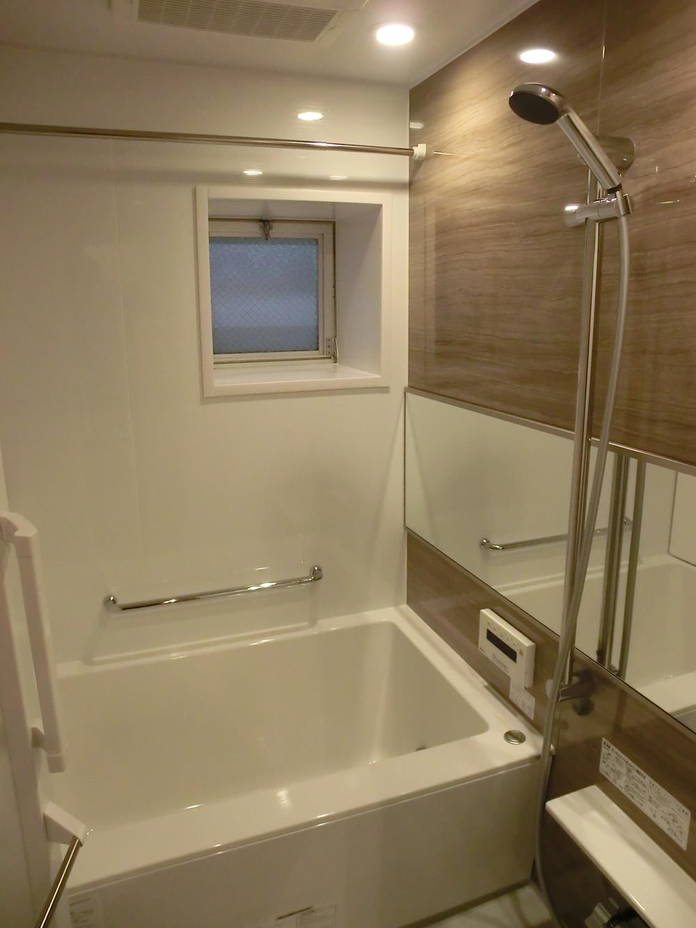 Bathroom. Unit bus (12 May 2013) Shooting