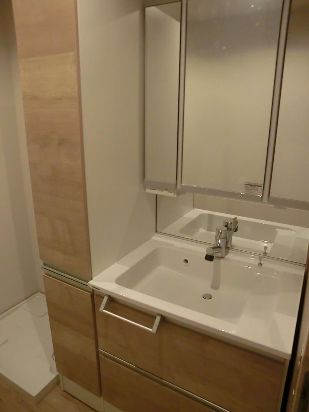 Wash basin, toilet. Vanity (December 2013) Shooting