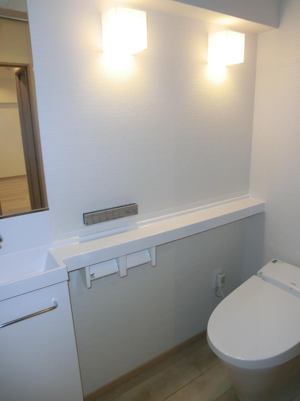 Toilet. Indoor (12 May 2013) Shooting