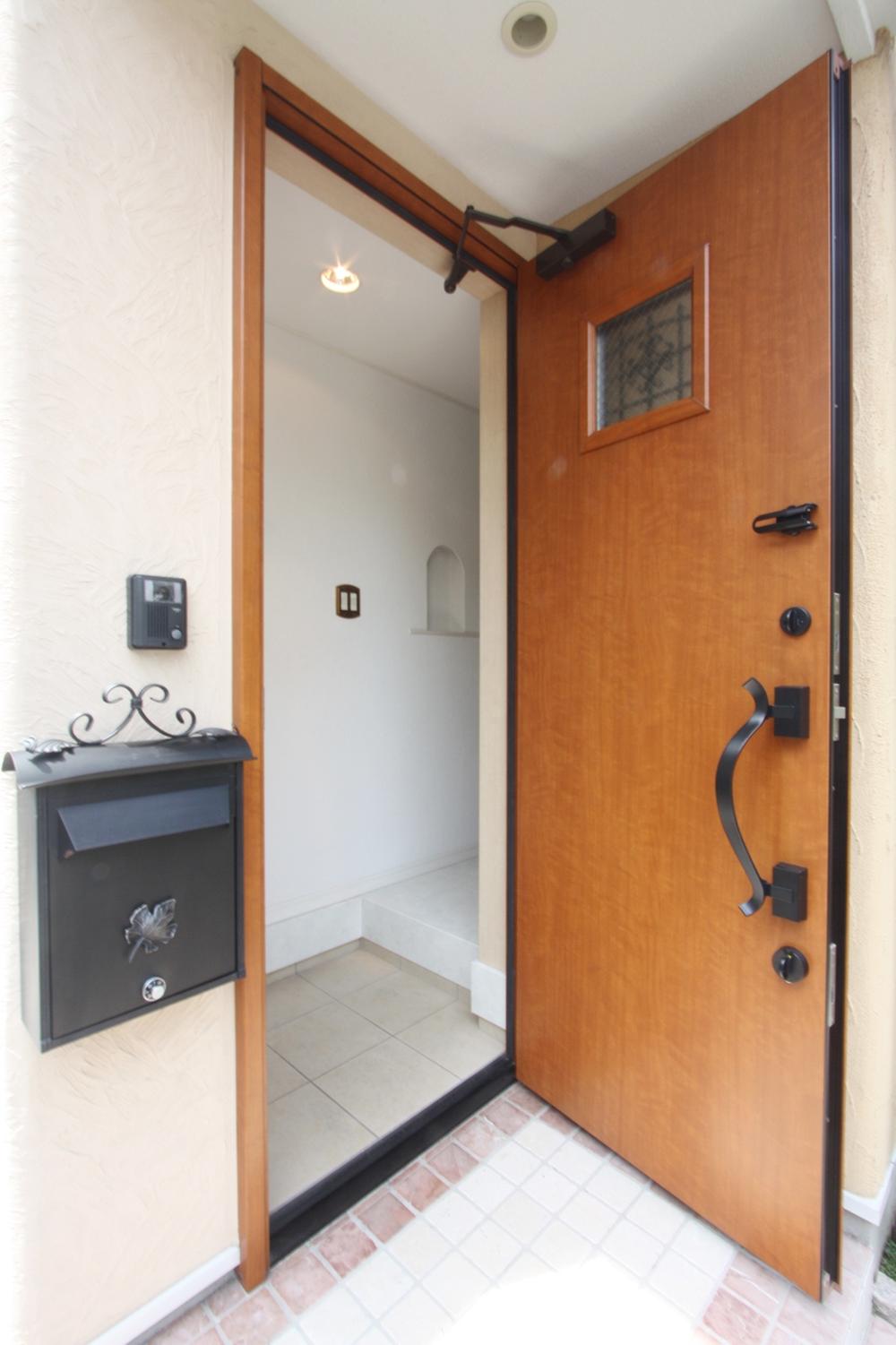 Entrance. Entrance door is also fashionable