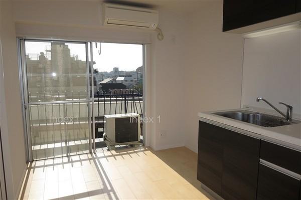 Kitchen. Good per yang dining kitchen