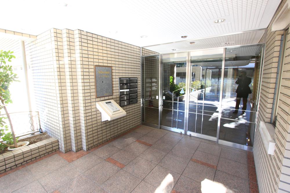 Entrance. Mansion Entrance