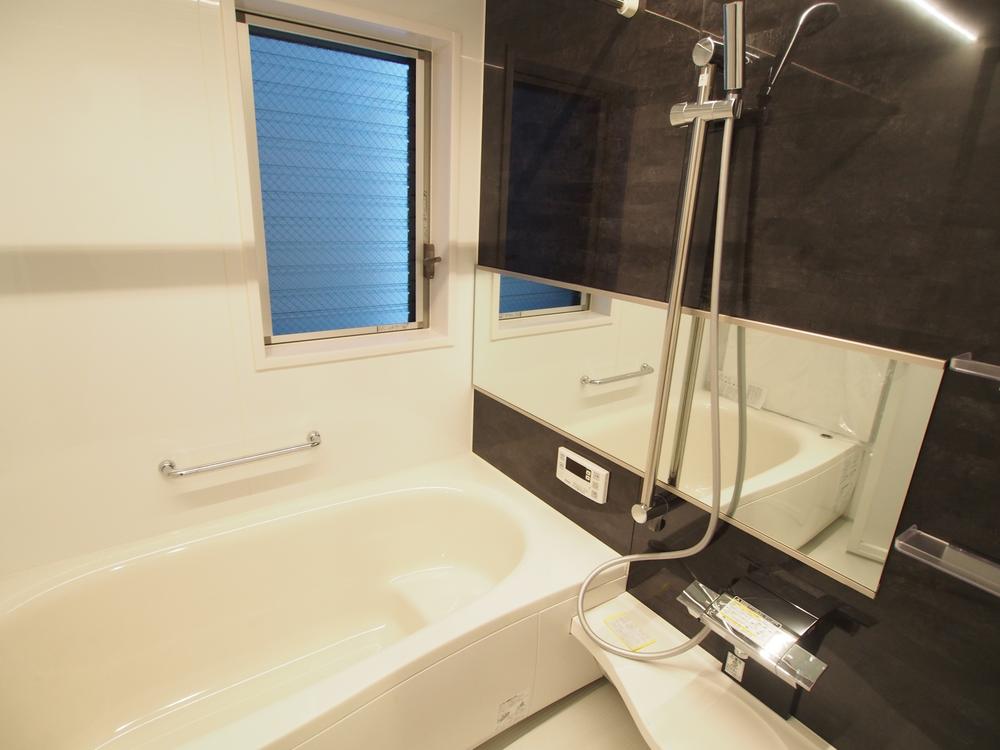 Bathroom. Indoor (12 May 2013) Shooting