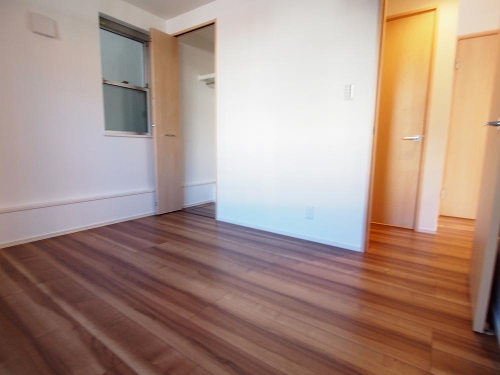 Non-living room. Local (12 May 2013) Shooting