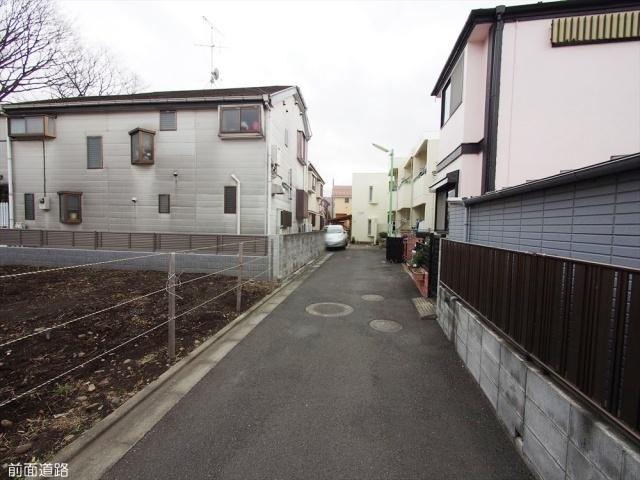 Local photos, including front road. Frontal road