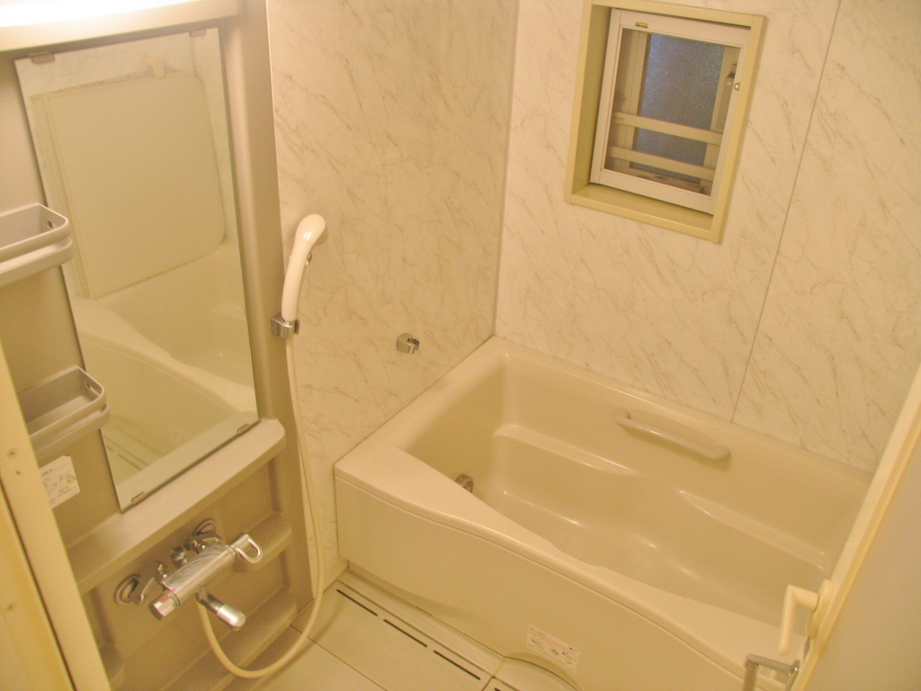 Bath. ■ Reheating function ・ With bathroom dryer