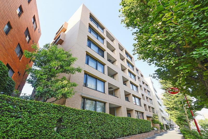 Local appearance photo. Local (12 May 2013) Shooting