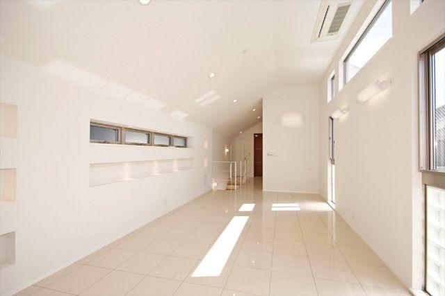 Same specifications photos (living)