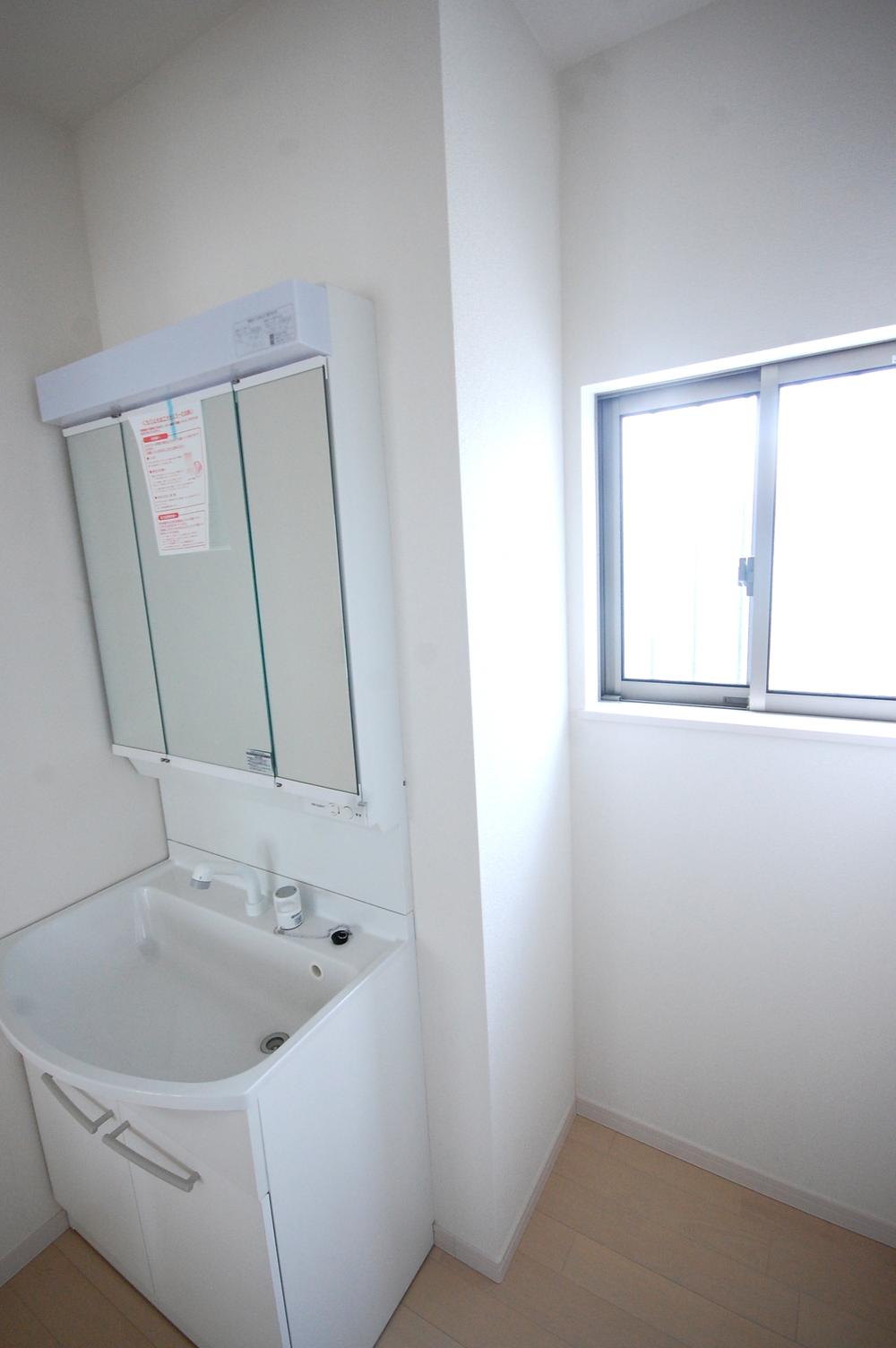 Wash basin, toilet. Example of construction