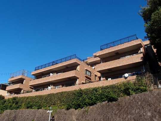 Local appearance photo. Building appearance (1)