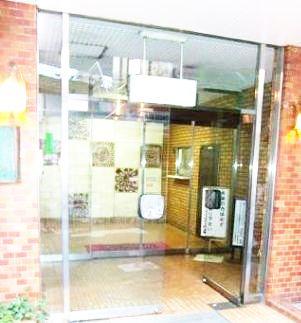 Entrance. Communal area.