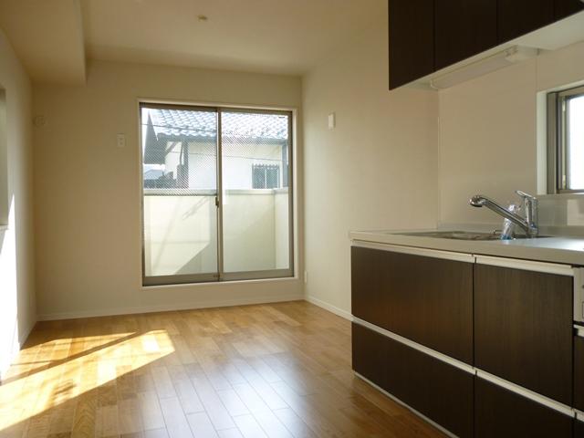 Kitchen. Indoor (12 May 2013) Shooting dining kitchen