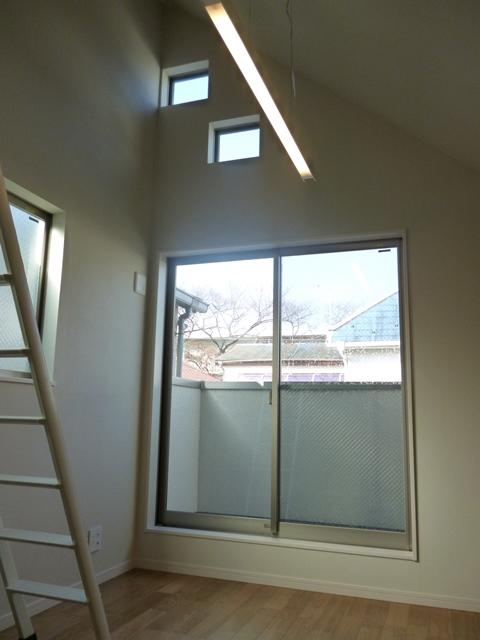 Non-living room. Indoor (12 May 2013) Shooting