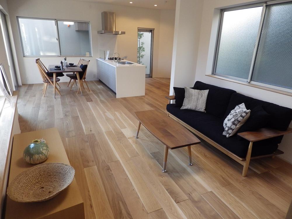 Living. It is the first floor of a bright living room with a good LDK20 quires more