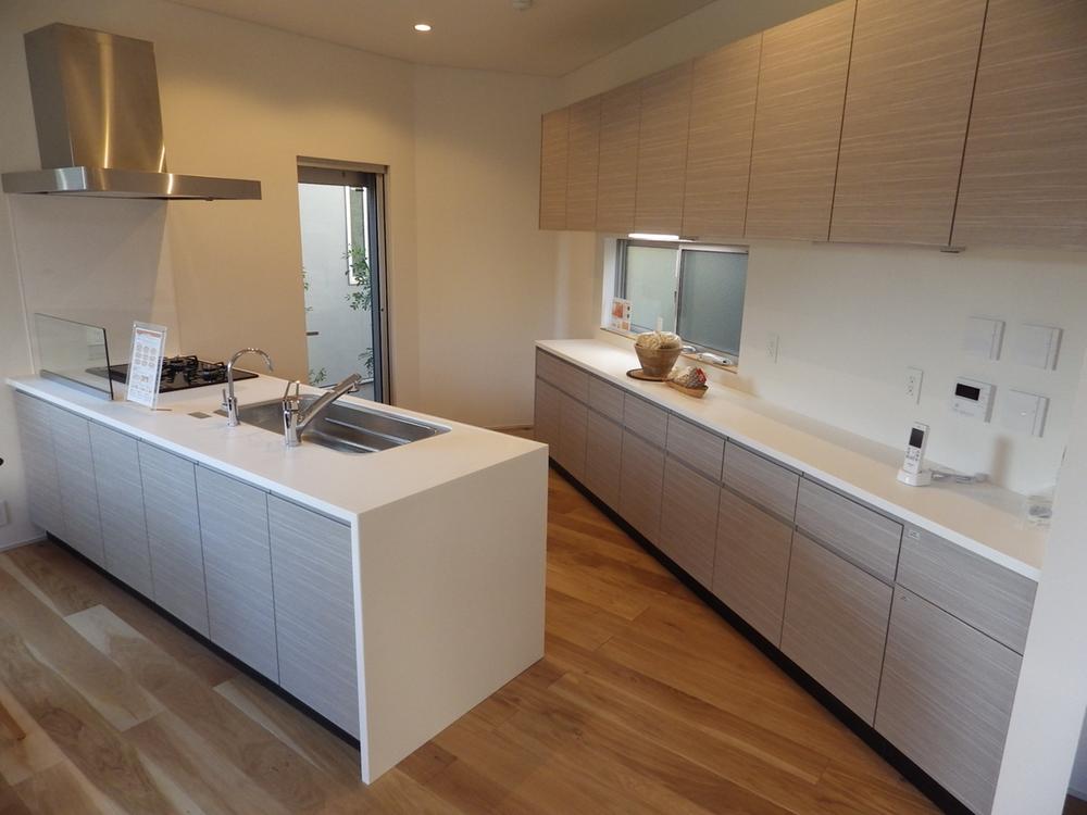 Kitchen. It is a very attractive open-minded open kitchen and cupboard with a storage capacity