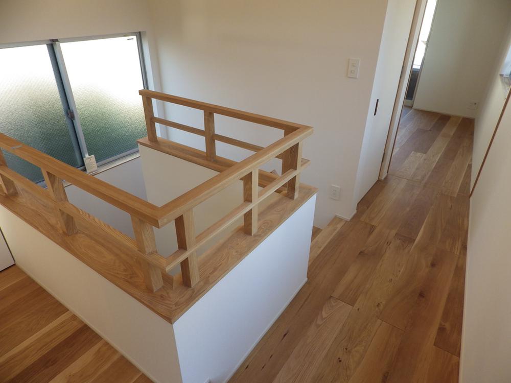 Other introspection. It is the second floor of the corridor part flooring is also very bright and beautiful