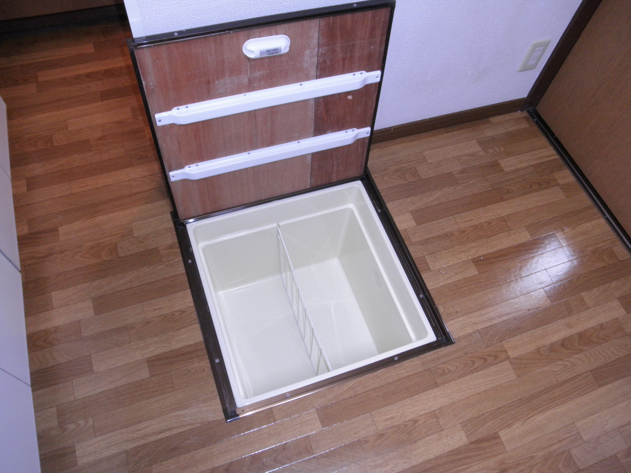 Receipt. Useful underfloor storage