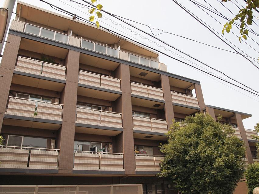 Local appearance photo. Local (12 May 2013) Shooting