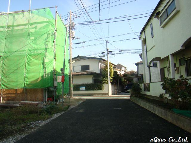 Local photos, including front road. Local (11 May 2013) Shooting