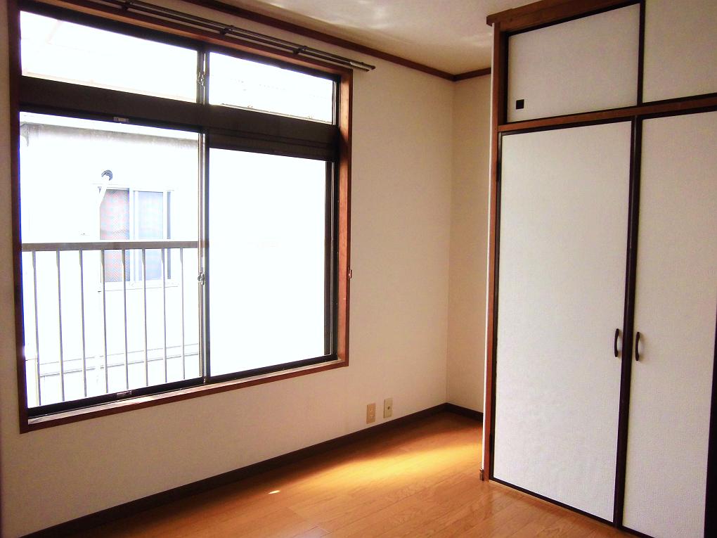Living and room. Spacious beautiful Japanese-style room