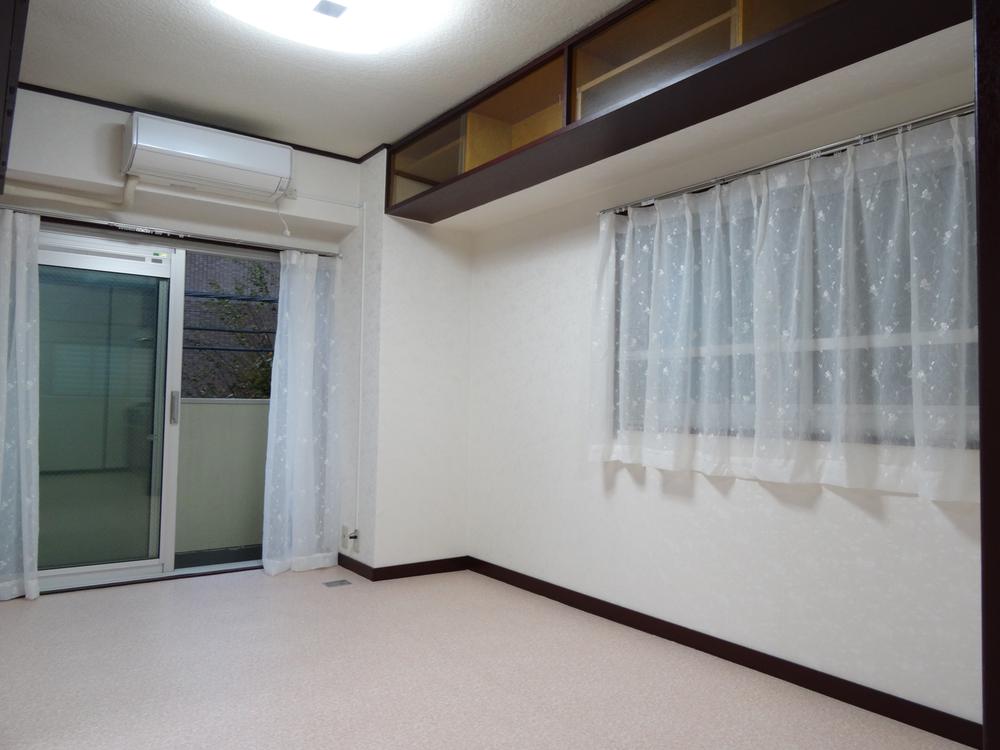 Non-living room. Indoor (11 May 2013) Shooting