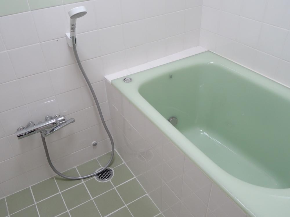 Bathroom. Indoor (11 May 2013) Shooting bathroom