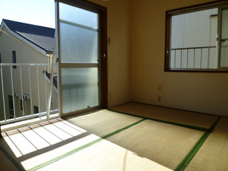 Kitchen. Japanese style room