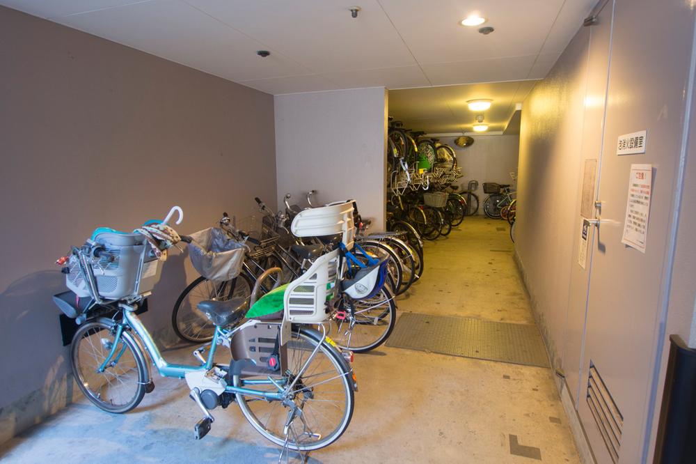 Other common areas. Parking area