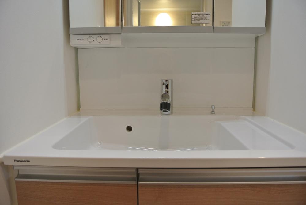 Wash basin, toilet. Local (July 2013) Shooting