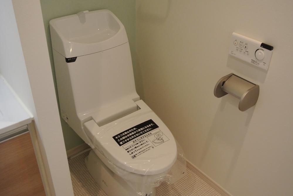 Toilet. Local (July 2013) Shooting