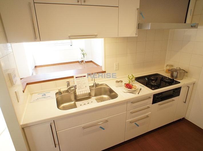 Kitchen. Face-to-face kitchen