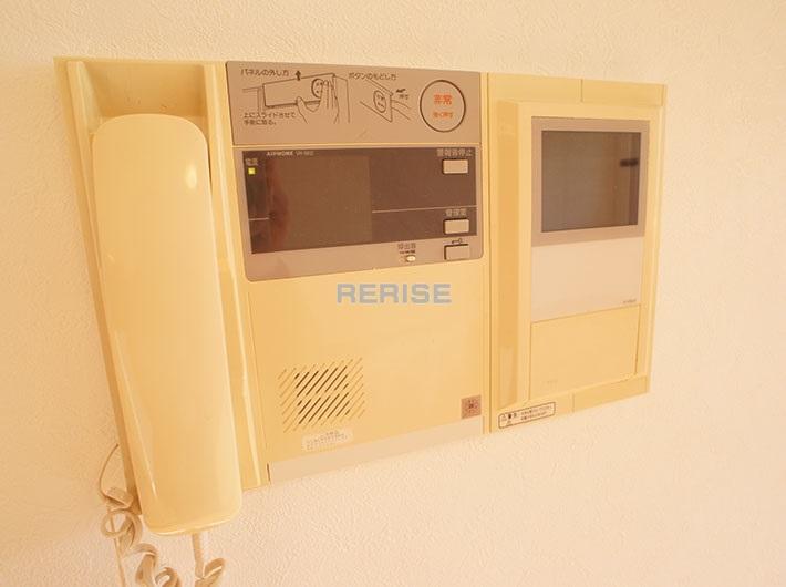 Security equipment. It is with a monitor intercom