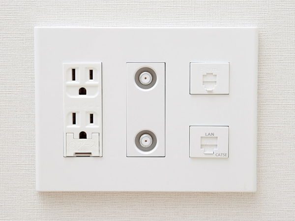 Other.  [Multi-media outlet] Internet connection, CS, A multi-media outlet to be connected, such as in the BS terminal has been set up in all the living room.