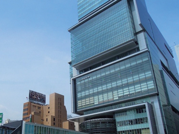 Building structure. Shibuya to a 9-minute "Train, Shibuya Line bus every 10 minutes you can also use unexpectedly. "Shibuya Station / Hikarie