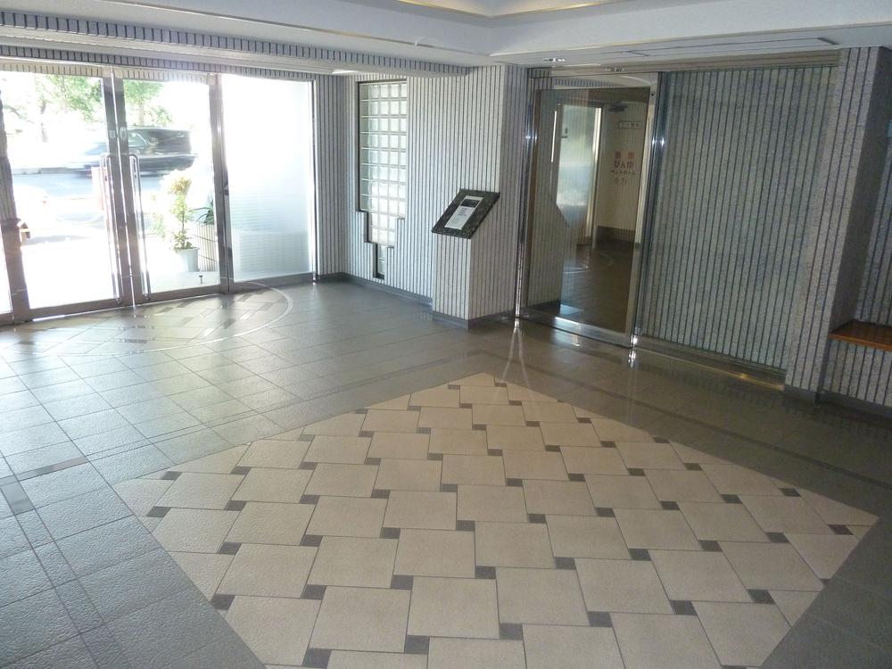 Other common areas. Entrance hall