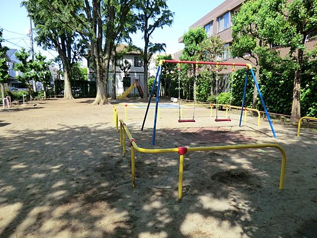 park. 457m to Yoga park